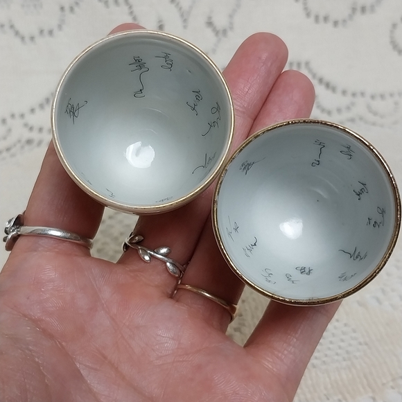 (2) Sake Cups Japanese Kutani Waka Poetry Porcelain Vintage 1900s - Picture 3 of 7